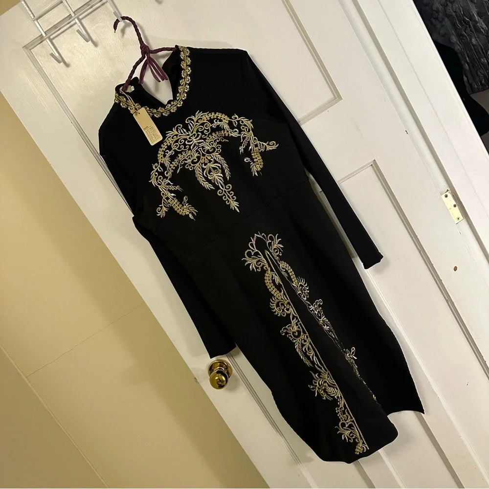 Elegant Black and Gold Long Sleeve Dress - Picture 2 of 10